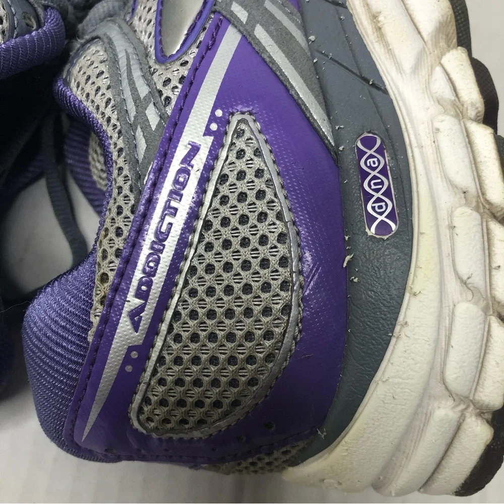 Brooks Sneakers Womens Size 9 Addiction 11 Running Shoes Purple Gray Silver DNA